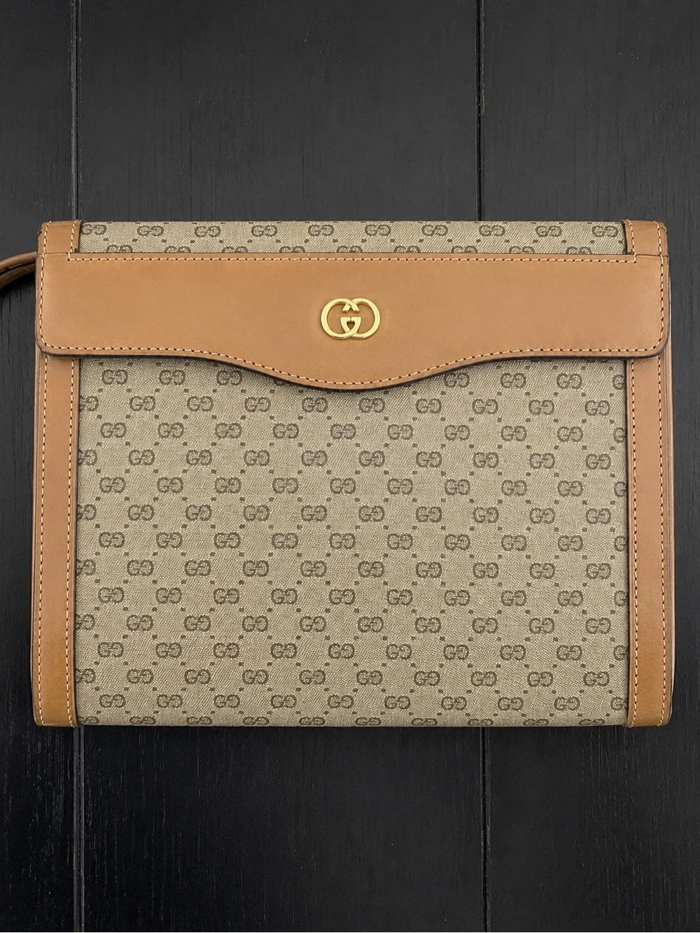 Gucci Beige GG Supreme Canvas oversized wristlet with Tan Leather Trim